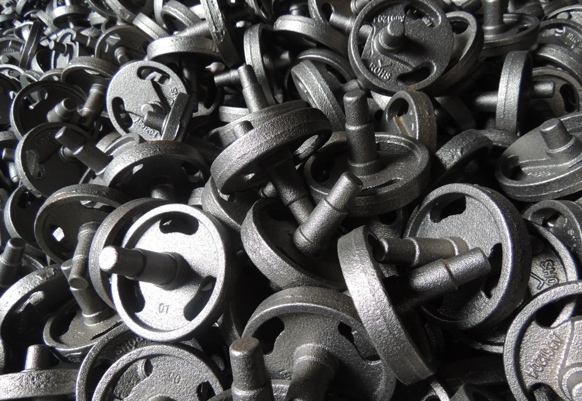 ¿Cómo lidiar con defectos de aislamiento frío en partes pequeñas de hierro dúctil de paredes delgadas?